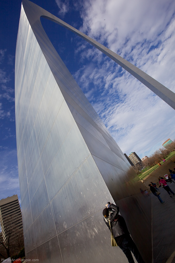 Peg and the Gateway Arch in St. Louis, MO
