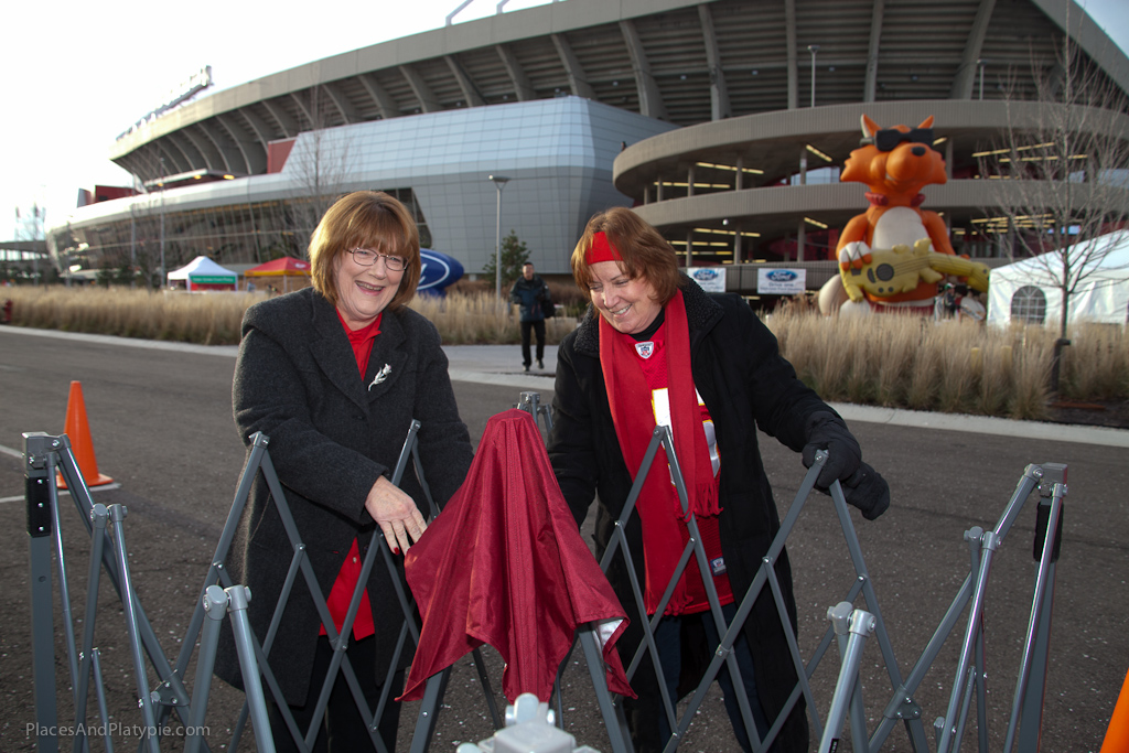ummmmm…. if we don't get through this security gate we'll miss the game!!!