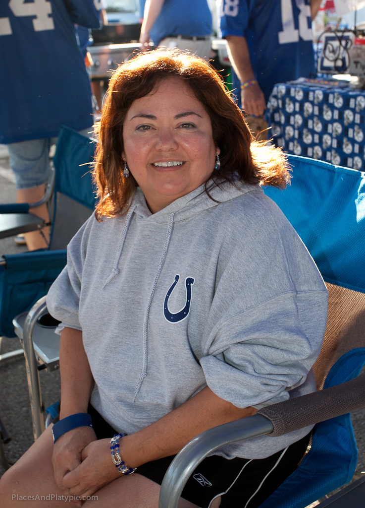 Lucia throws some Glam