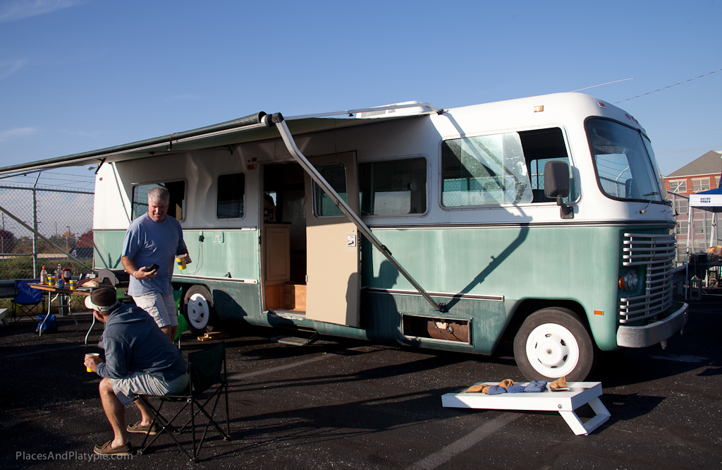 This transplanted Philadelphia Eagles Fan Van will slowly get a Blue Makeover!
