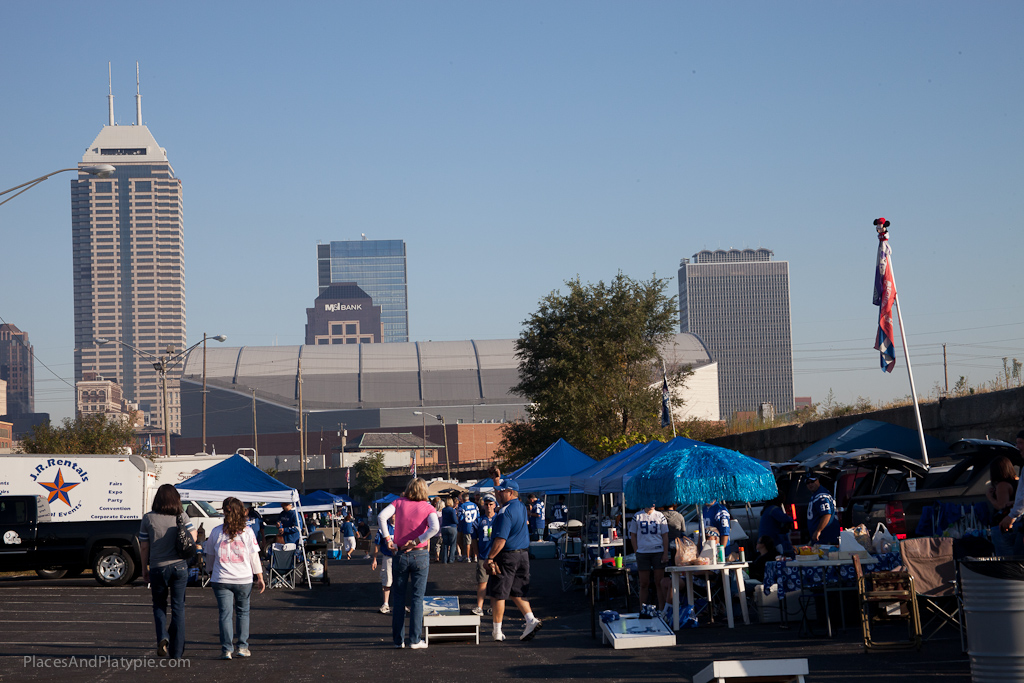 Blue Tiki Hut brings a Blue Hawaii feeling