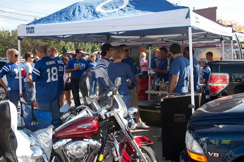 We need a blue Harley or two here!