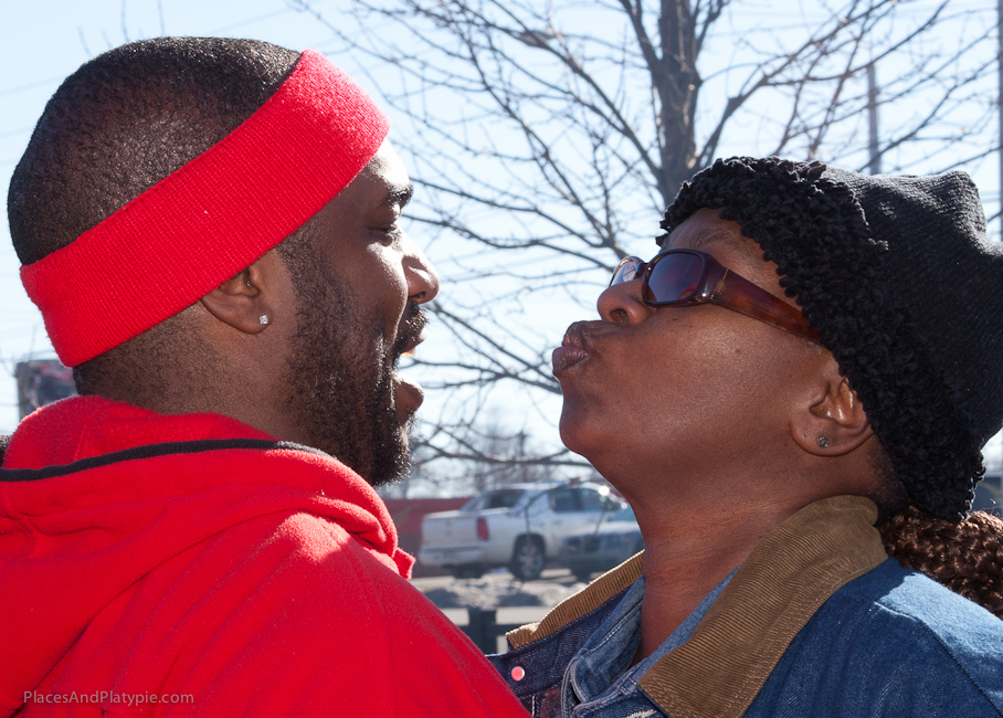 Gimme some sugar, honey! But NO TONGUE!!