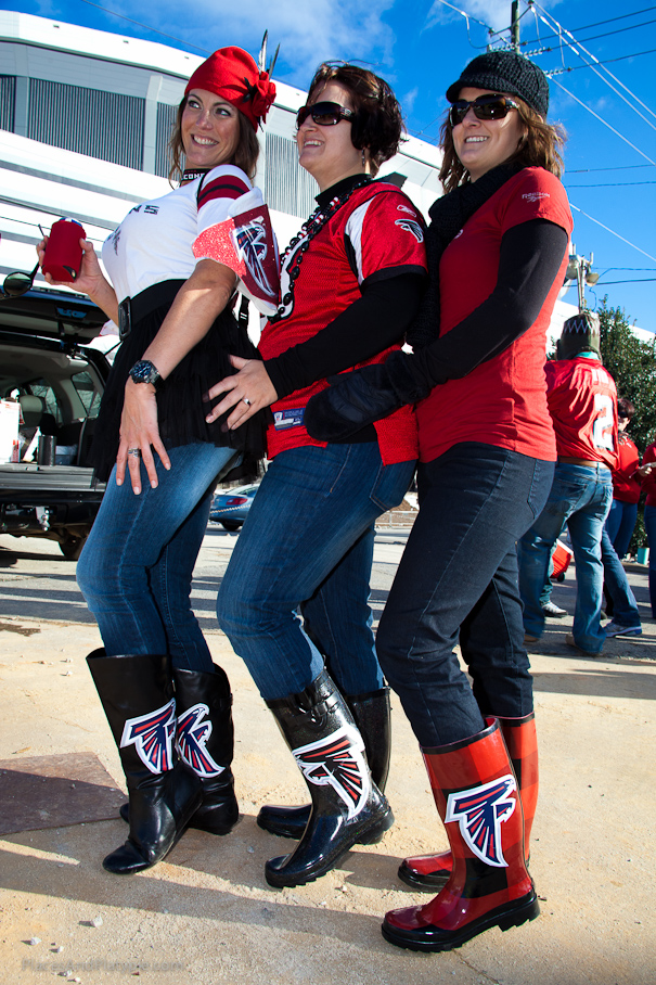 A perfect flight of Falcons Fans!