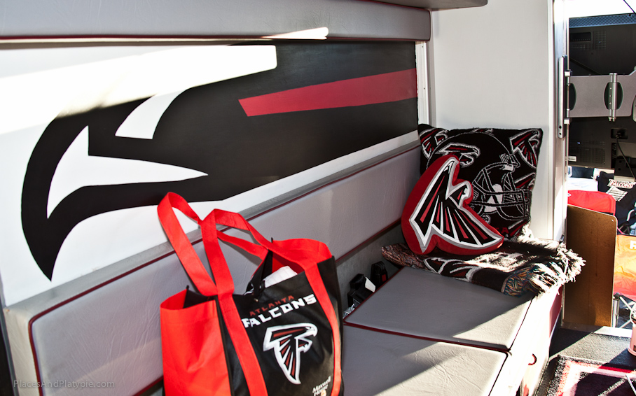 Needle, knit and graphic art masterpieces