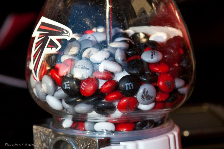 Falcon M&Ms - with colors and logos! KOOL!