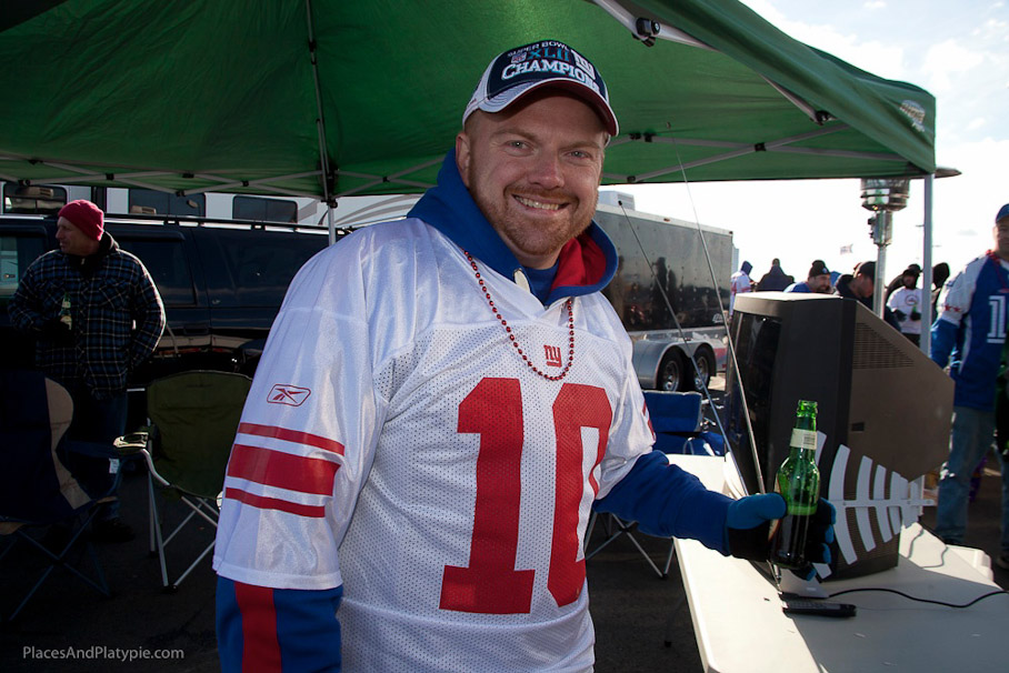 Giants colors, beer and party beads - yeah!