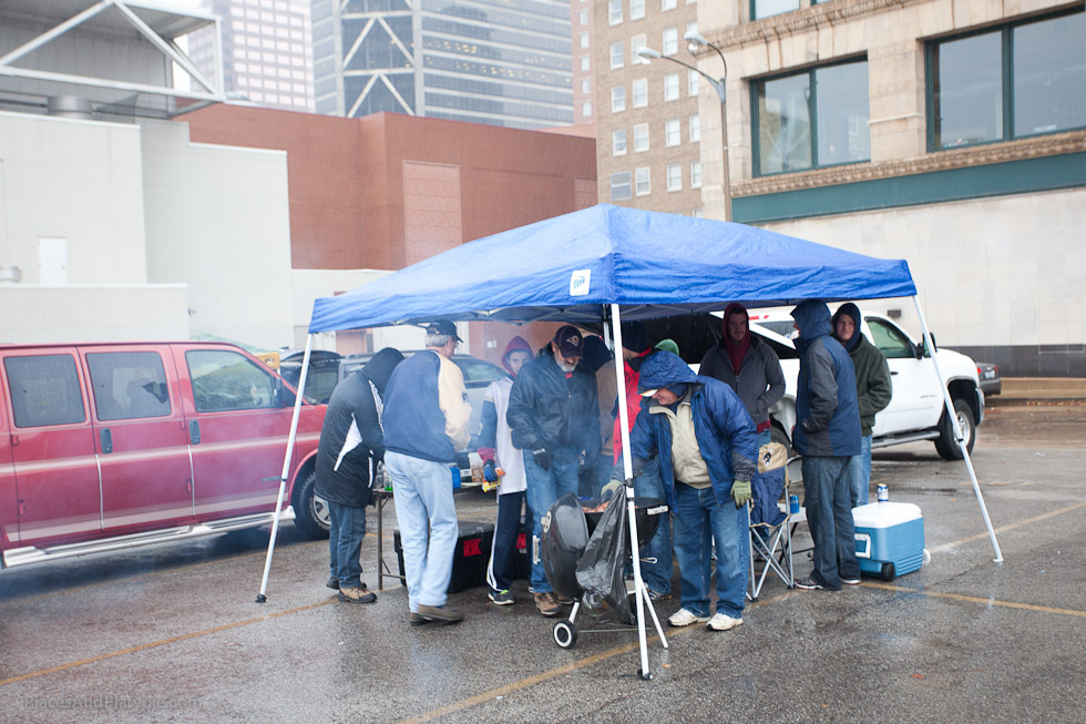A VERY close goup of RAMS tailgaters!