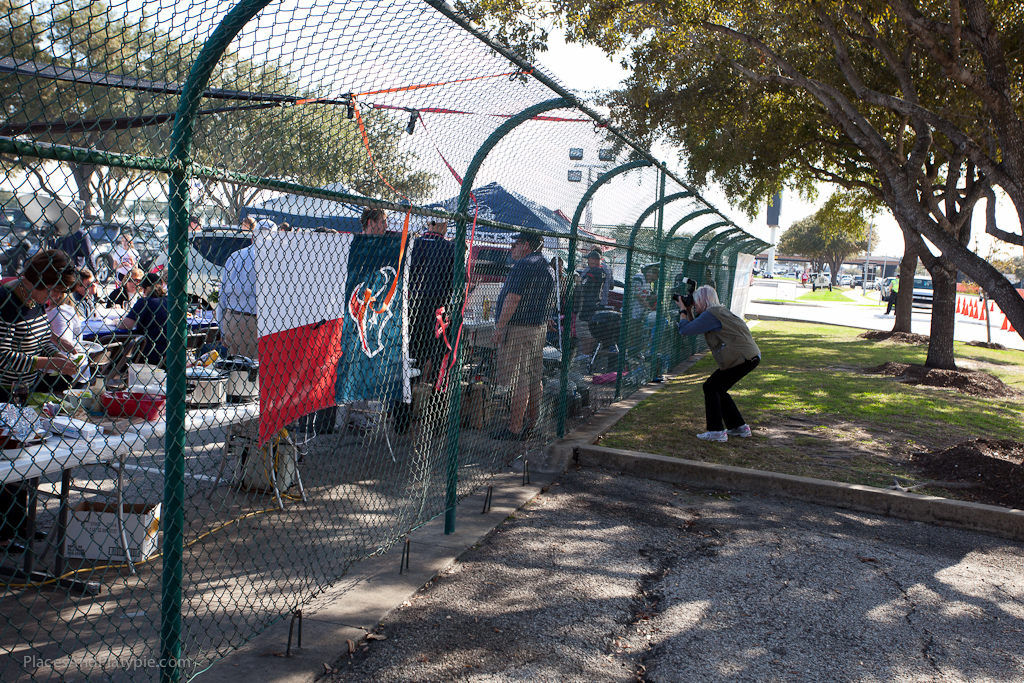 Peg shoots through the fence - what ever….