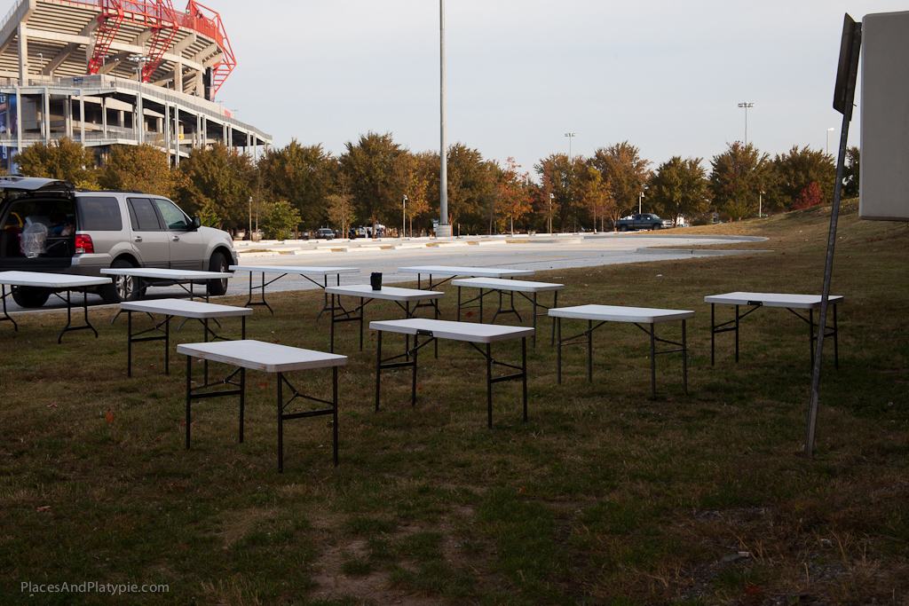 Mobile Tables in arrested motion