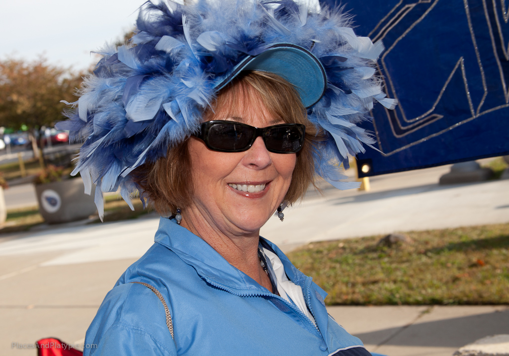Now THAT'S a tailgating hat! (And a cute tailgater!)
