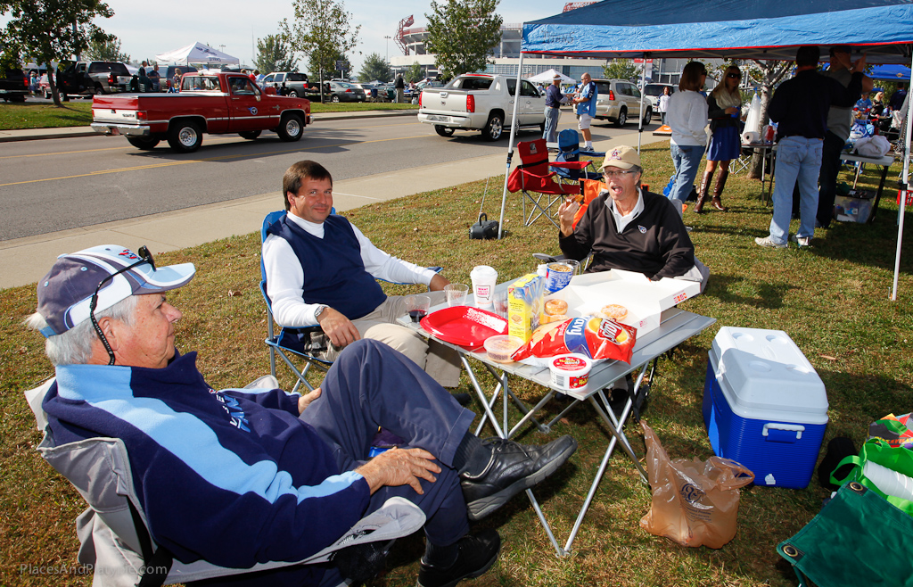 Formal family tailgating - that's ok too!