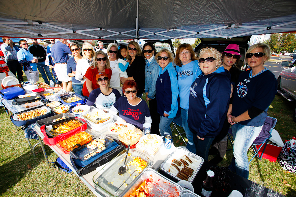 Beautiful ladies, beautiful food and Titans Gameday - THAT's perfection!