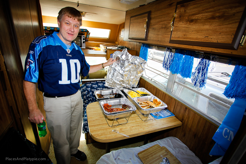 Breakfast buffet in the Fan Van - Nice!